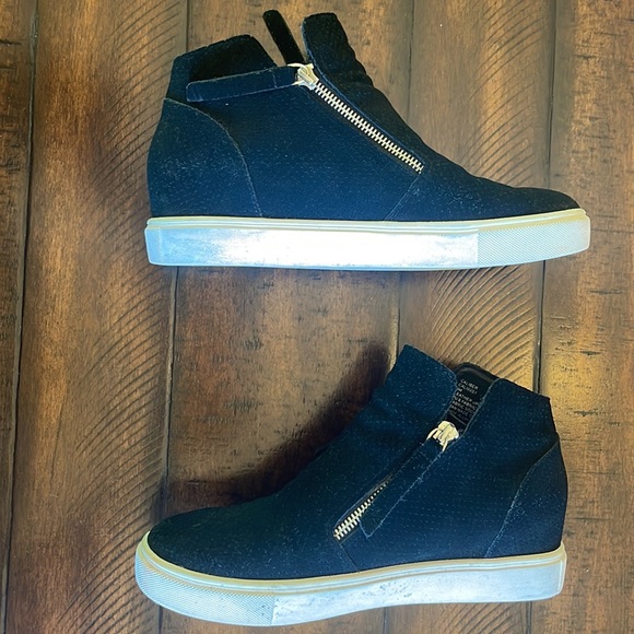 Steve Madden Caliber Suede Hidden Wedge Sneakers Dual Zip - Picture 7 of 7